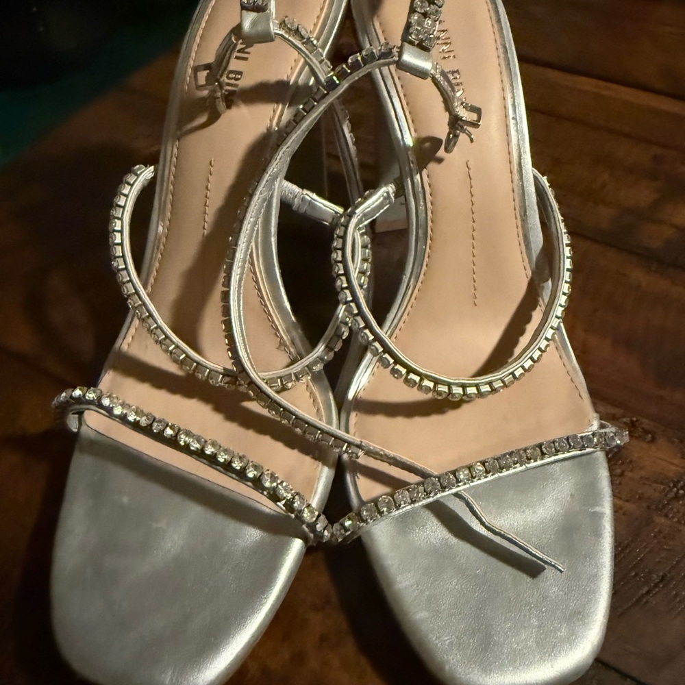 ✨ Gianni Bini Silver Rhinestone Block Heel Sandals – NEW ✨